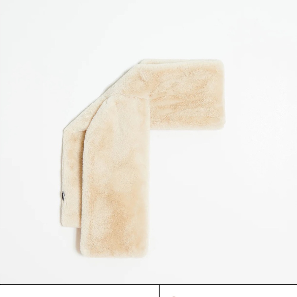 Apparis Scarf - Picture 2 of 2